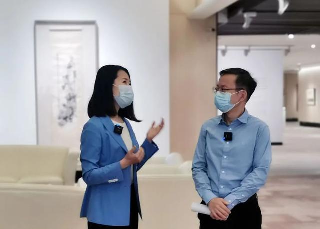 中华艺术宫馆长陈翔直播导赏不久前举办.jpeg