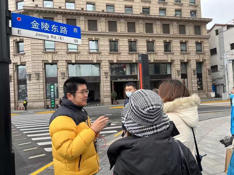 位于金陵东路的城考活动.jpg