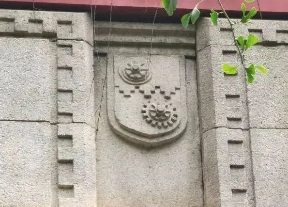 雷士德工学院3.jpg