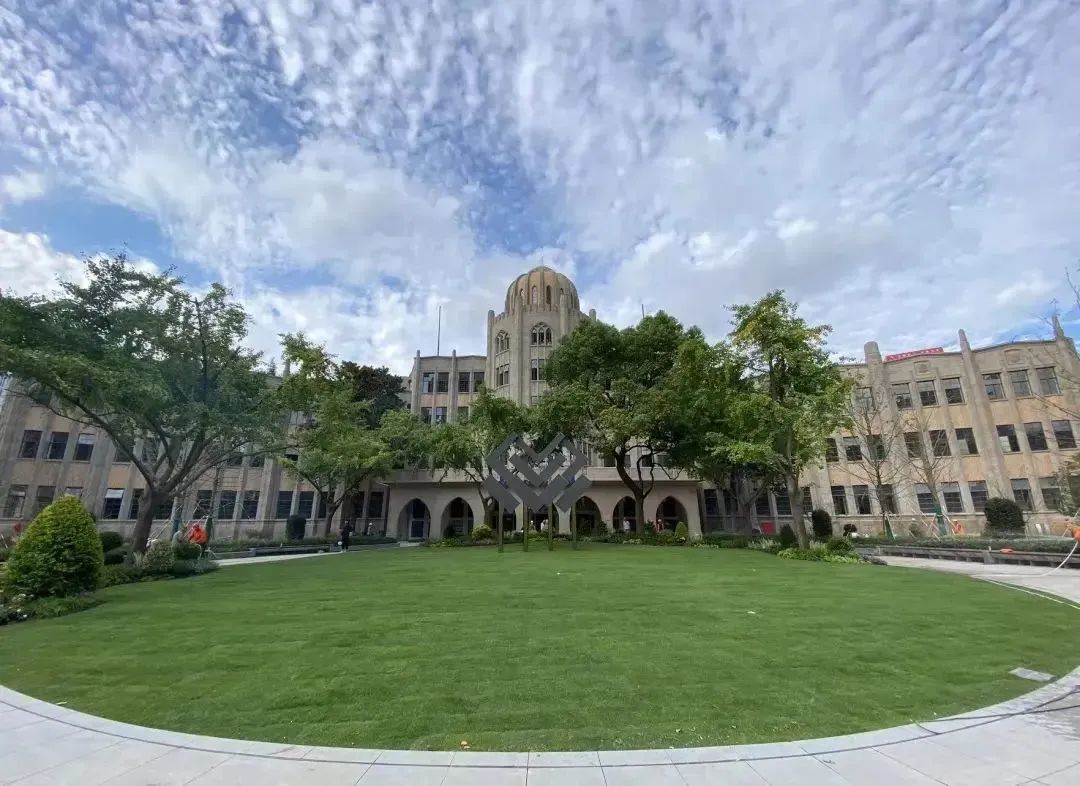 雷士德工学院1.jpg