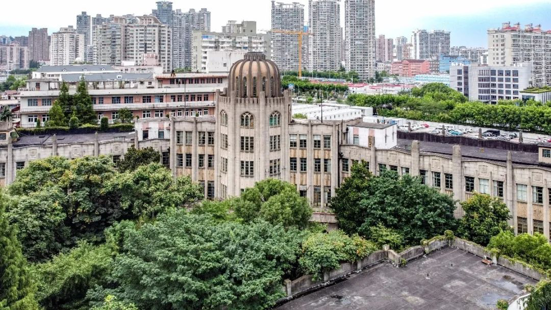 雷士德工学院6.png