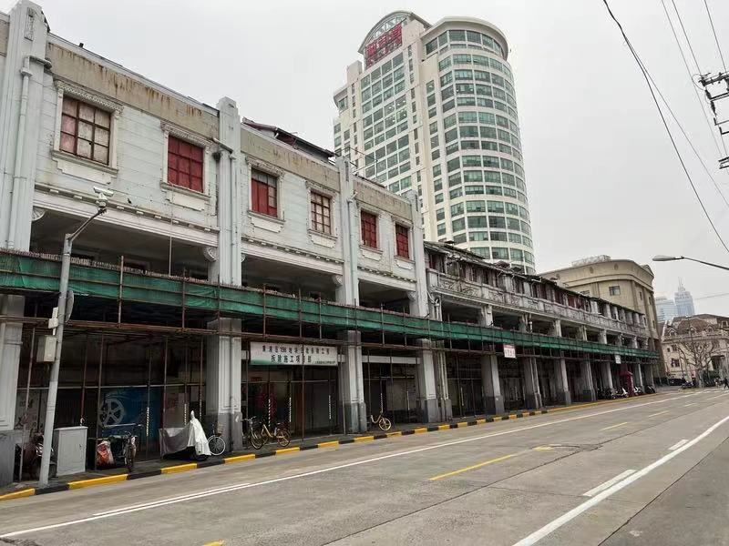 金陵东路上的骑楼建筑.jpg