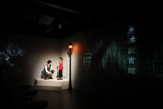 “360度”舞台感受沉浸式多媒体音乐情景剧.jpg