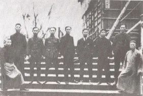 省港罢工委员会全体委员，右起第三人为李启汉.jpg