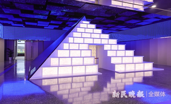 临港科技智慧图书馆1.jpg