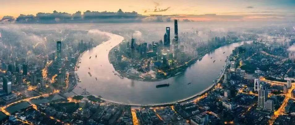 俯瞰黄浦江两岸.jpg